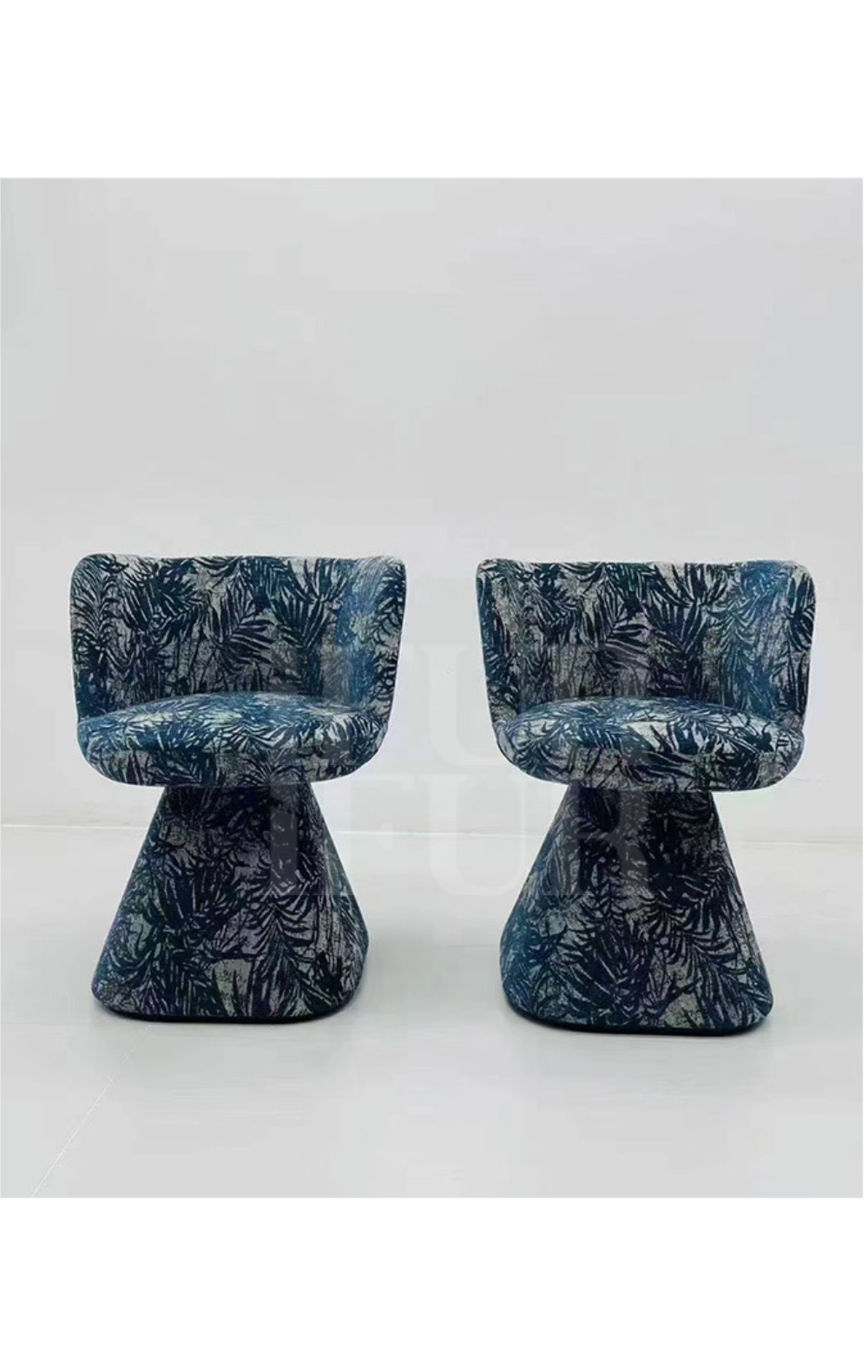 Axis Flora Lounge Chair