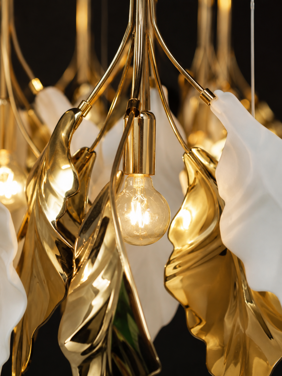 The Seraphine Gleam — Luxury Botanical Gold Chandelier