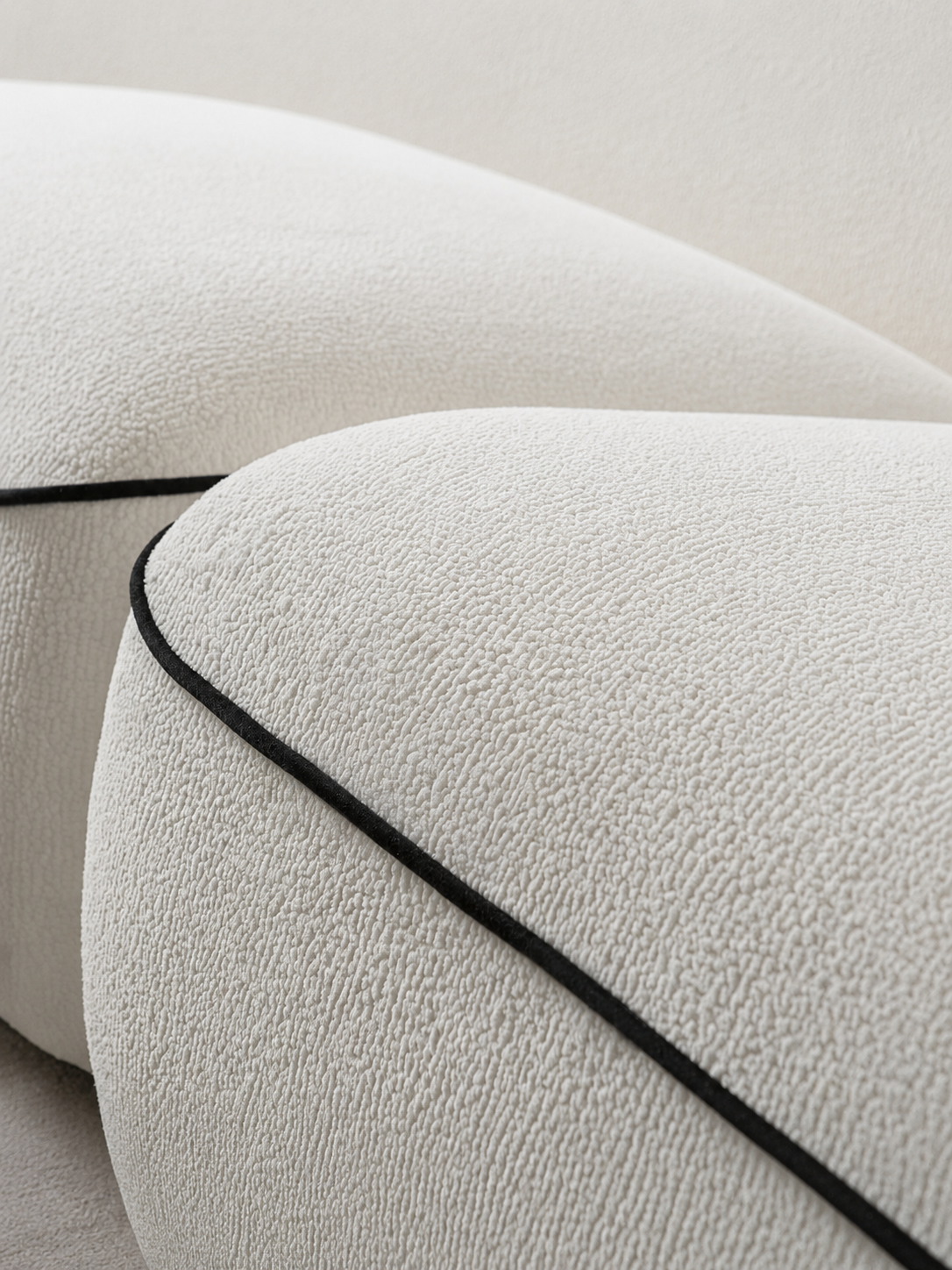 The Noiré Sofa — Luxury Modern 4-Seater Sofa