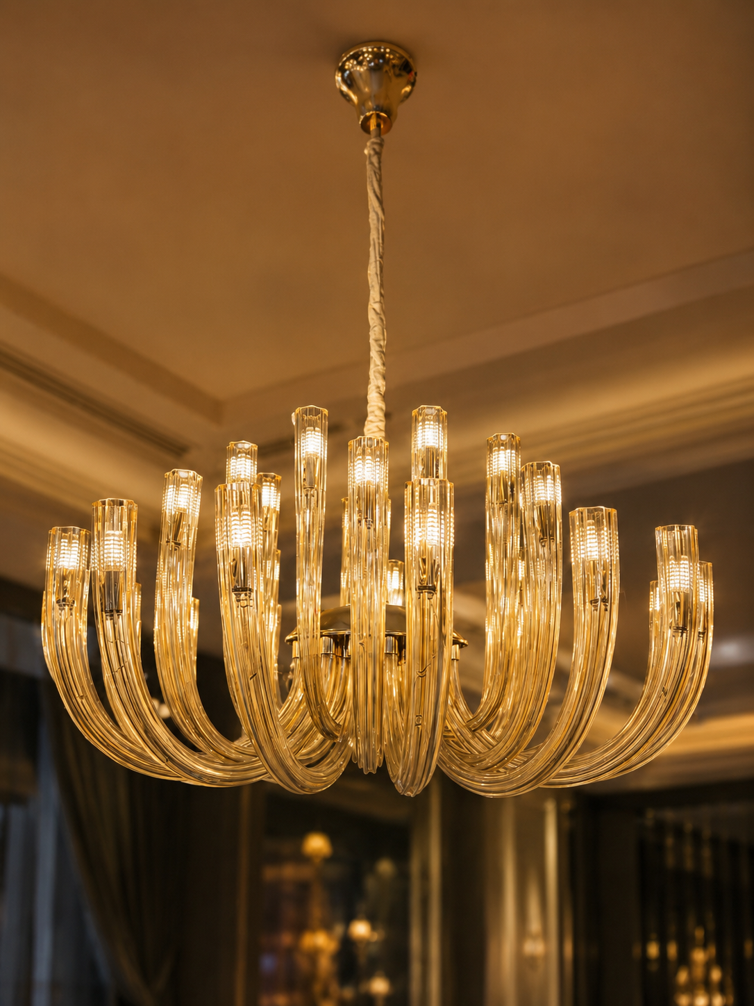 The Elvaron Chandelier — Luxury Sculptural Glass Multi-Arm Chandelier