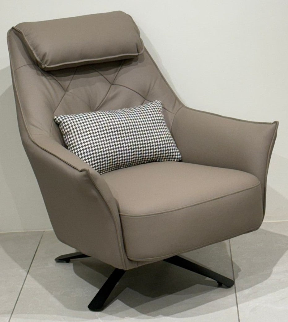 Grandeur Luxo Lounge Chair