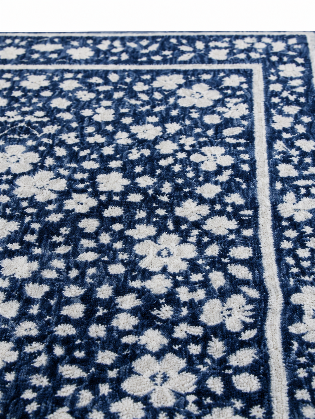 The Fleura Rug — Luxury Floral Polyester Rug